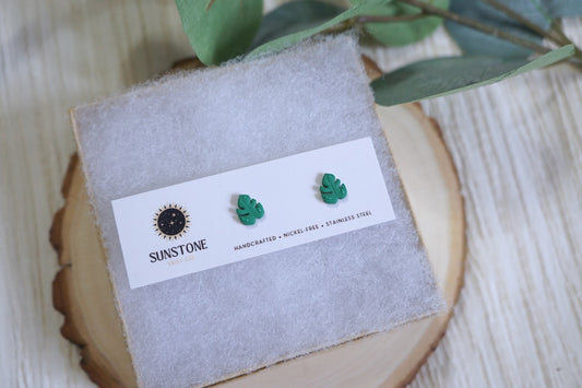Tropical monstera stud earrings handmade from polymer clay